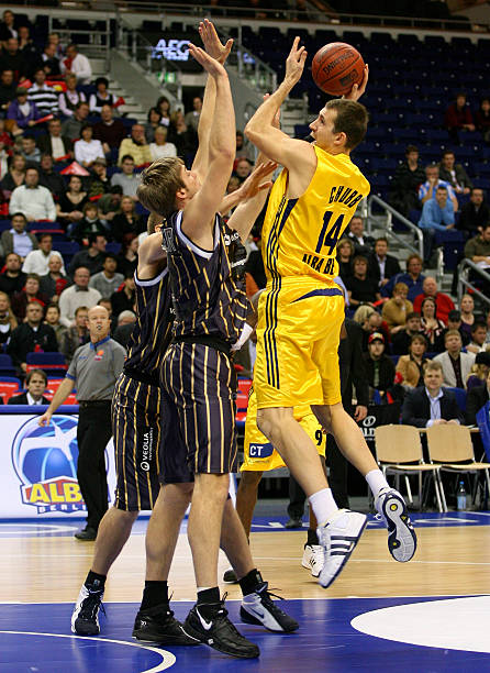 皮特森曾在 皮特森曾在