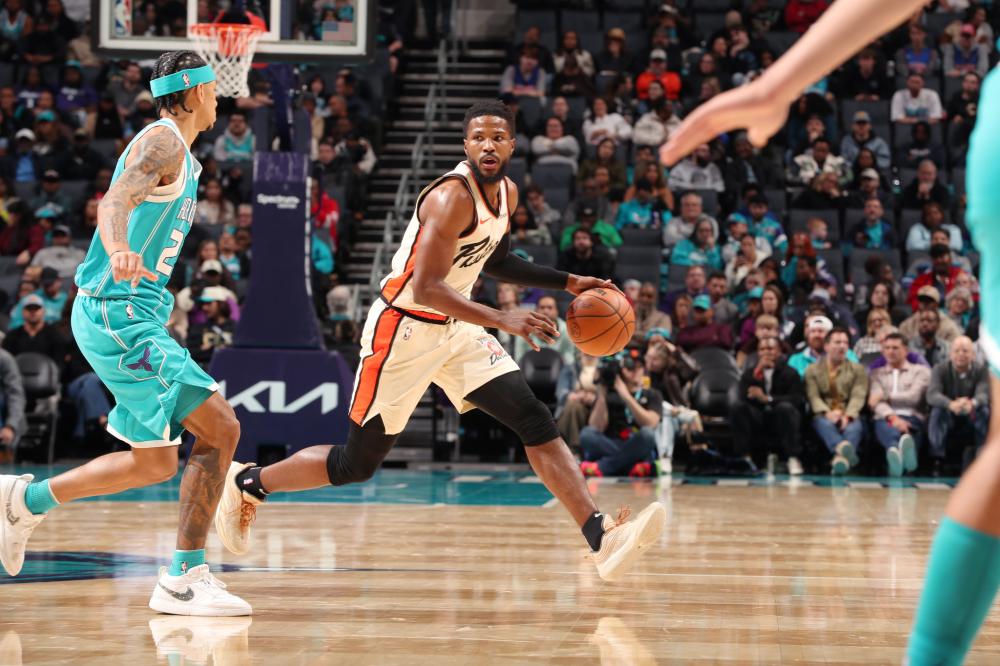 其中郭艾伦 其中郭艾伦