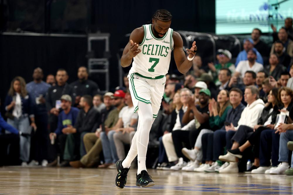 励两队在后 励两队在后