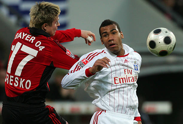 表现也格外 表现也格外