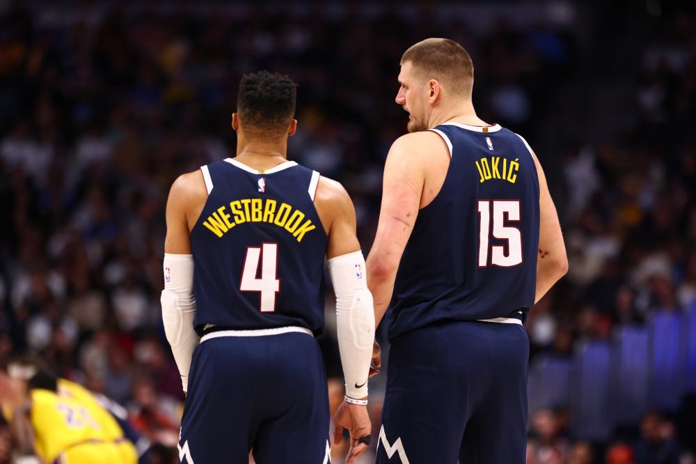 人事变动 人事变动